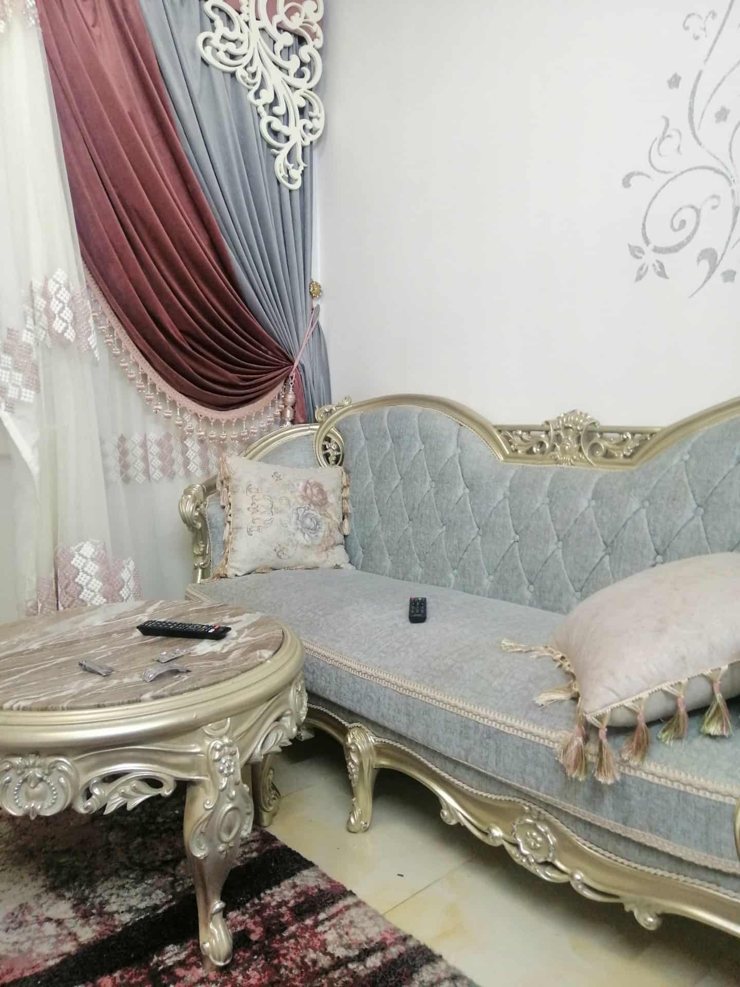 صالون مودرن استعمال عروسه شهر بحاله ممتازه للبيع thumbnail