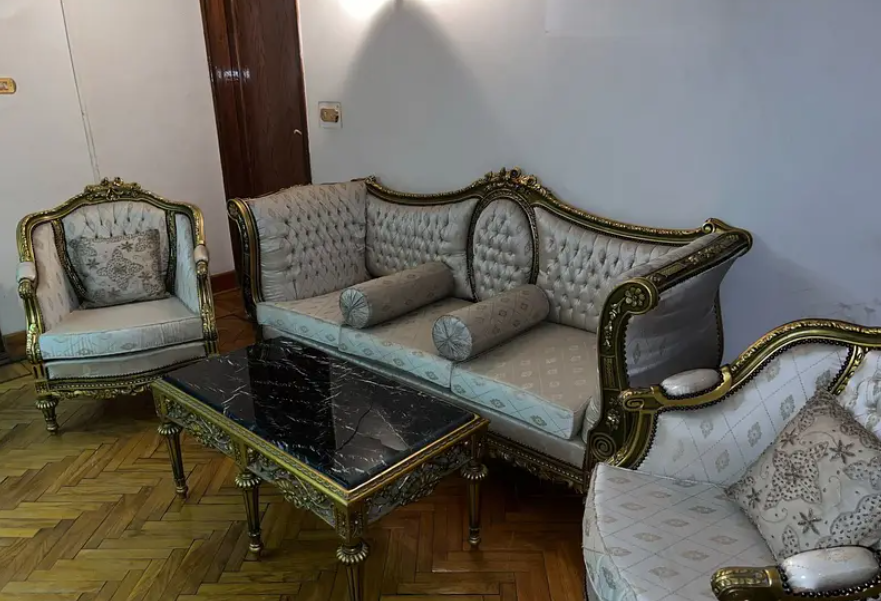 Royal Salon thumbnail