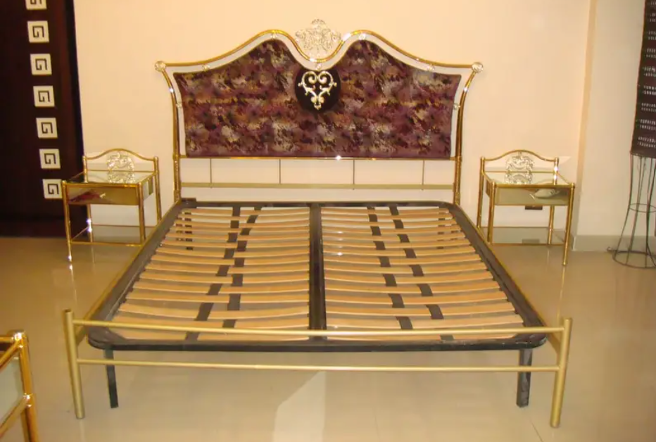 غرفه نوم من الذهب عيار 24
