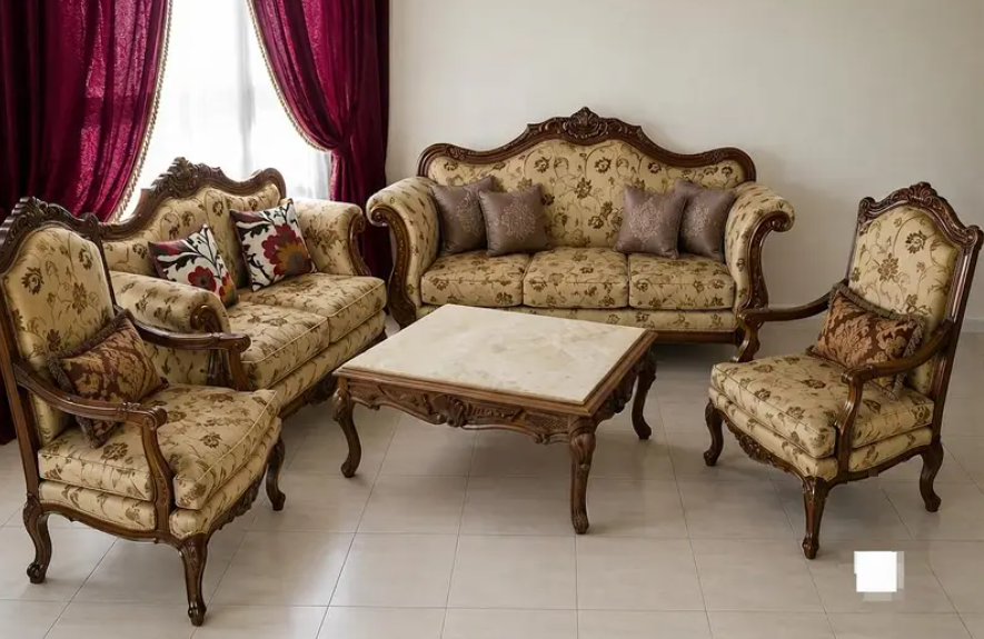 صالون كلاسيكي فاخر - خشب زان بحالة ممتازة (4 قطع)