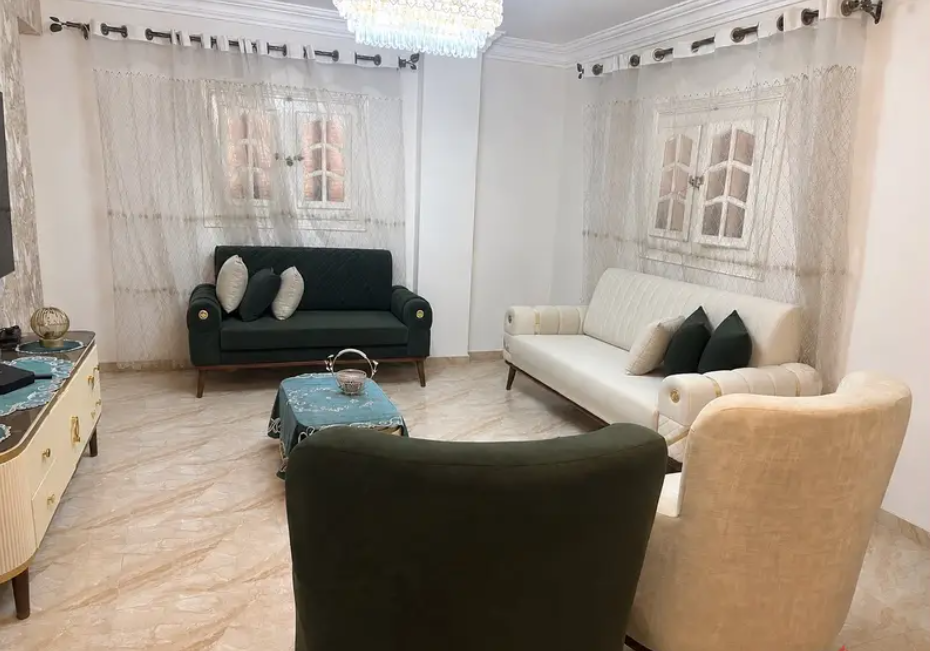 انتريه شبه جديد thumbnail