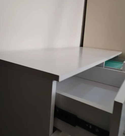 practical unit of 4 drawers thumbnail