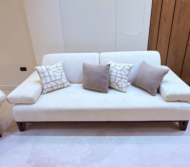 انتريه مودرن للمساحات الواسعه living room thumbnail
