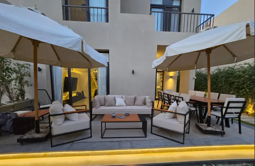 Out door furniture for sale never used thumbnail