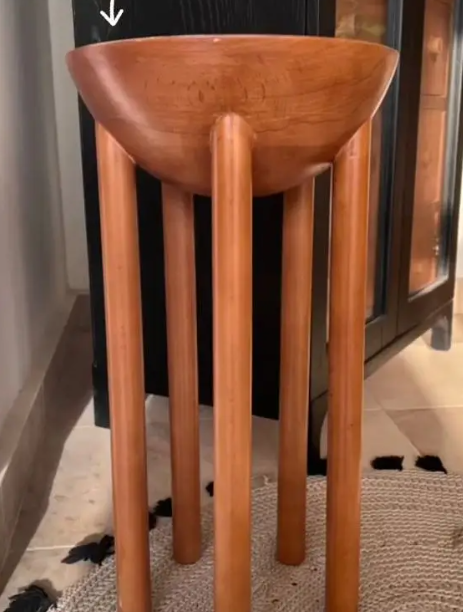 ترابيزة جانبية (Side Table) خشب طبيعي - تصميم مودرن راقي وفريد thumbnail