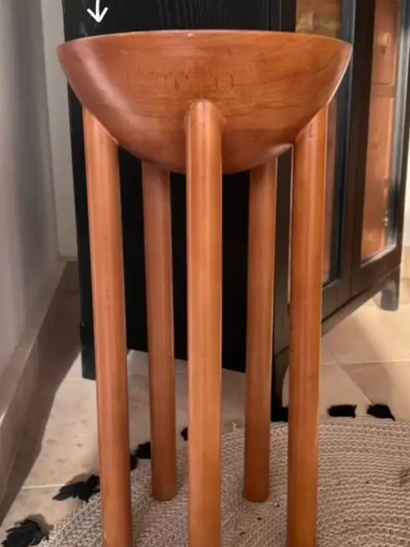 ترابيزة جانبية (Side Table) خشب طبيعي - تصميم مودرن راقي وفريد thumbnail