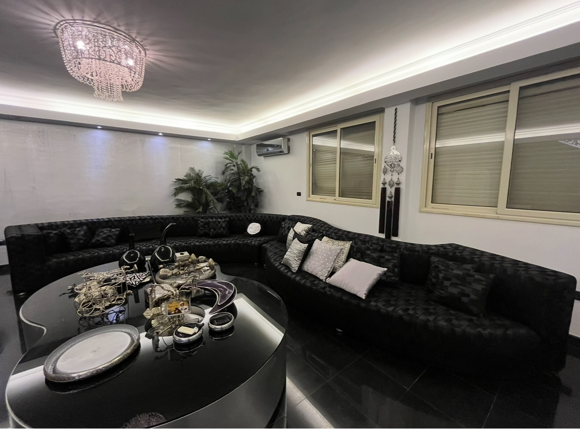 Black S Shape Sofa thumbnail
