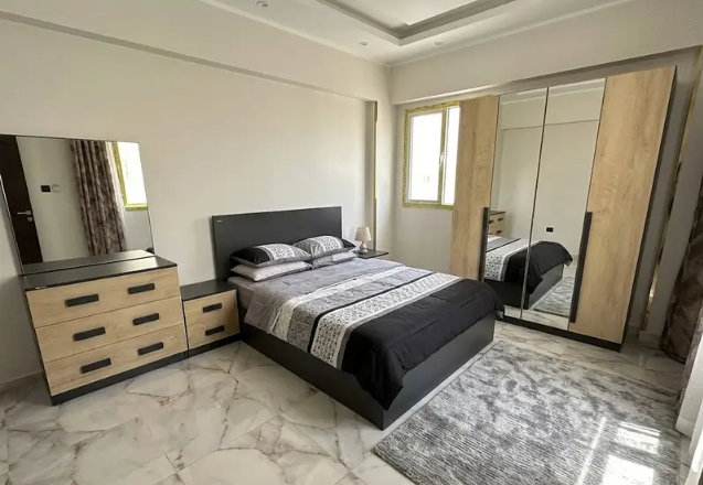 Full bedroom