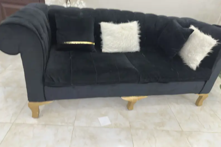 كنبة و كرسي اسود شيك مع خداديات thumbnail