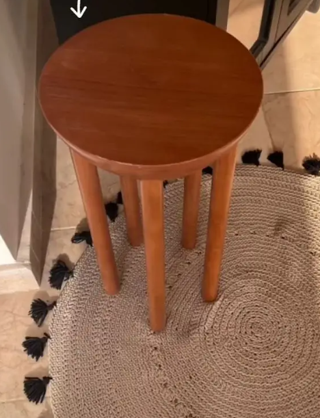 ترابيزة جانبية (Side Table) خشب طبيعي - تصميم مودرن راقي وفريد