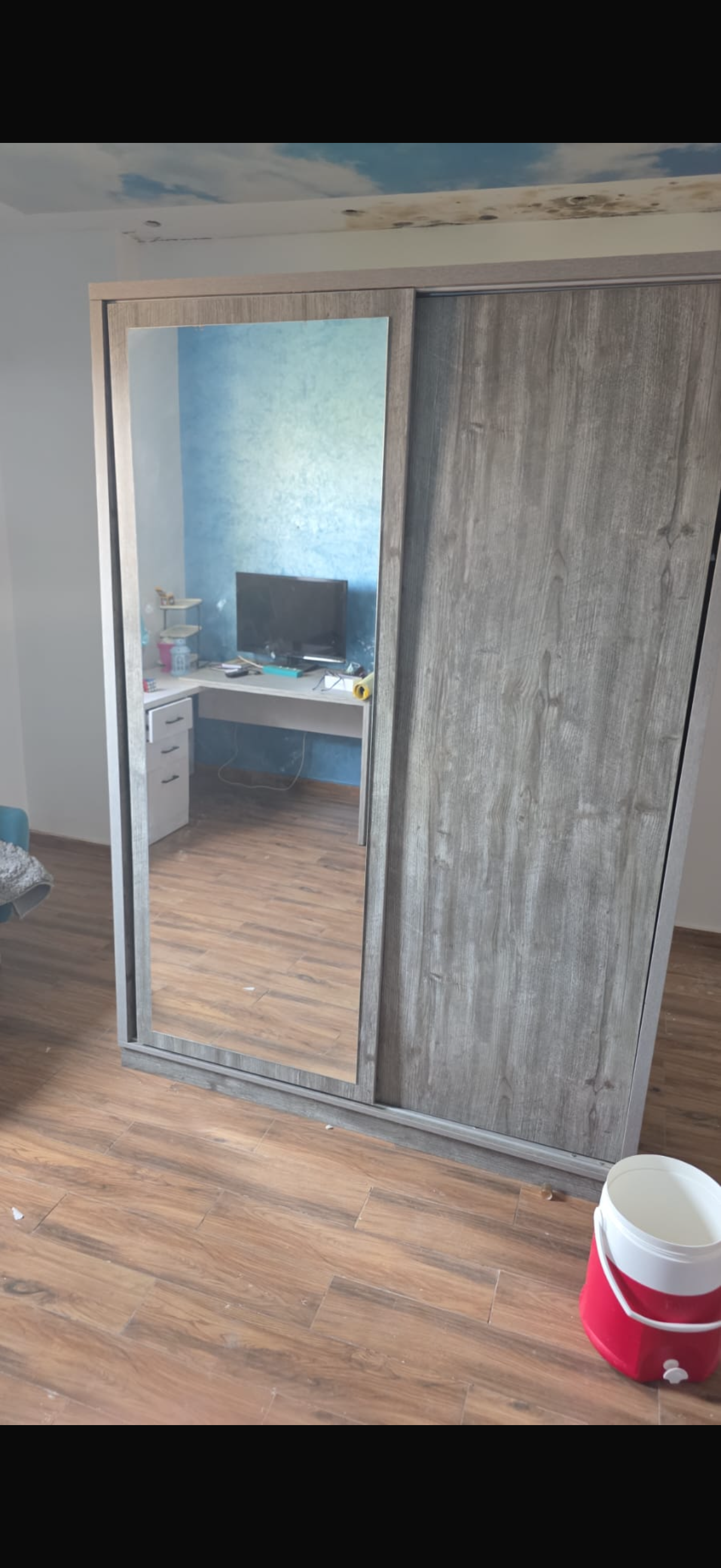 Bed with wardrobe thumbnail