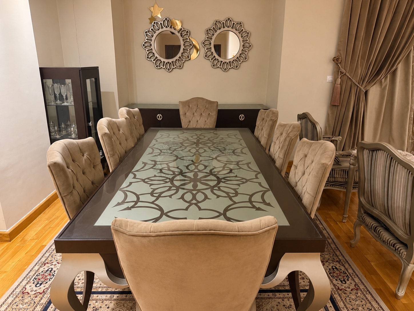 Apex dining table
