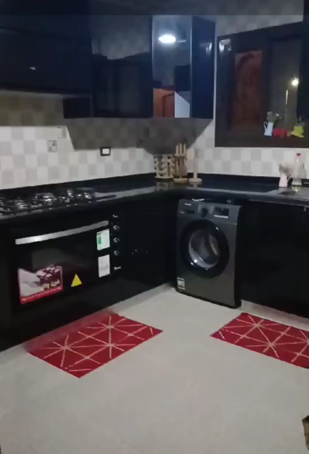 مطبخ كامل لامي جلوس بالرخام  U shape  بالأجهزة او بدون