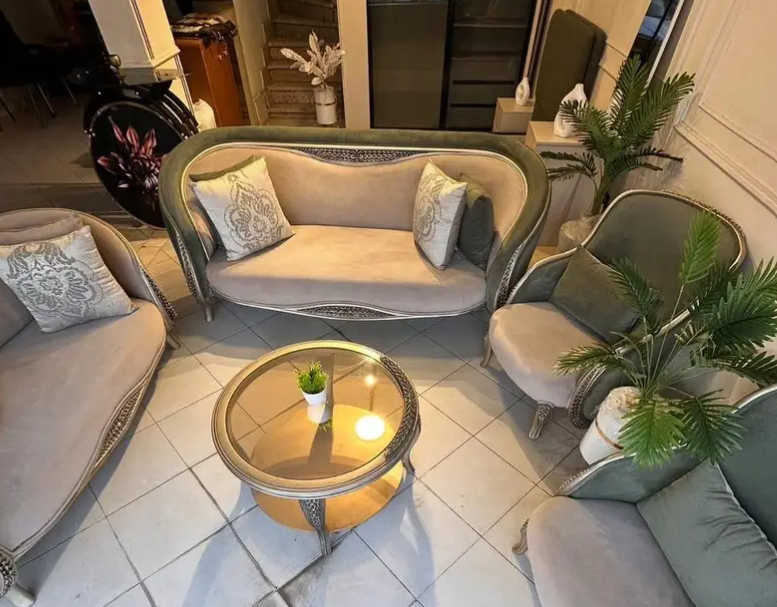 L. shape and salon thumbnail
