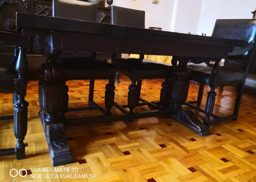 classic dinning room