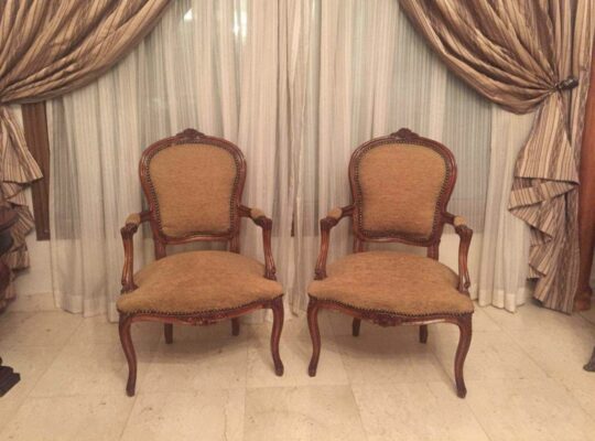 Louis XV antique salon 13 pieces in very good cond