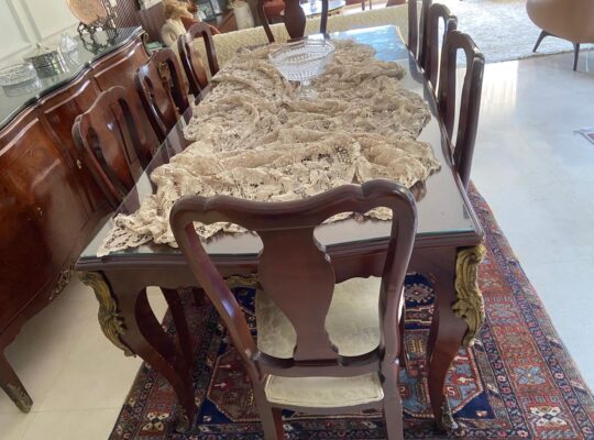 Dining table for sale