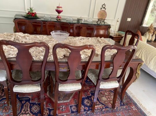 Dining table for sale